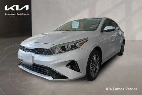 Kia Forte Sedan 2.0L EX Aut usado (2023) color Plata financiado en mensualidades(enganche $102,125 mensualidades desde $9,071)