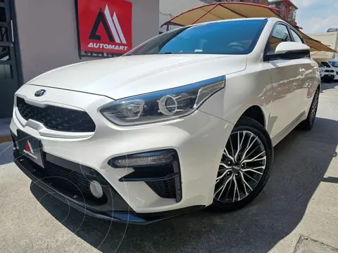 Kia Forte Sedan 2.0L LX Aut usado (2021) color Blanco precio $279,000