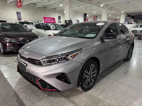 Kia Forte Sedan 1.6L GT Aut usado (2024) color Plata financiado en mensualidades(enganche $128,075 mensualidades desde $9,798)