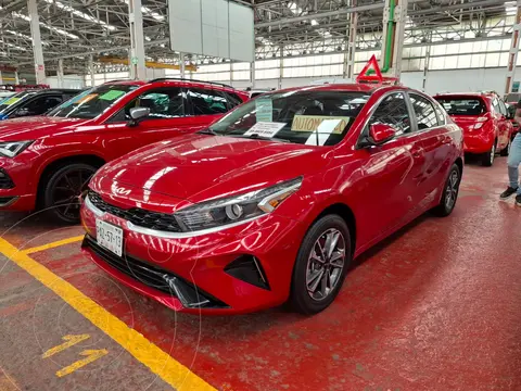 Kia Forte Sedan 2.0L EX Aut usado (2022) color Rojo financiado en mensualidades(enganche $80,000 mensualidades desde $7,200)