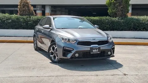 Kia Forte Sedan LX usado (2020) color Gris precio $289,800