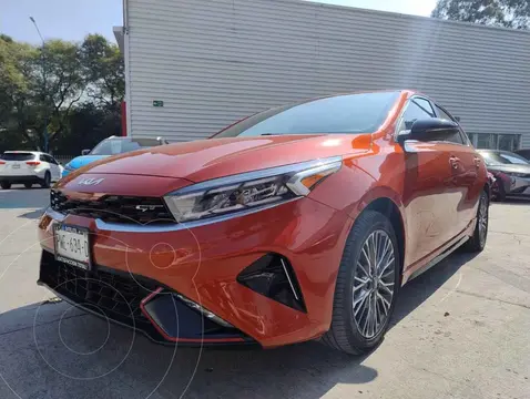 foto Kia Forte Sedán 1.6L GT Aut usado (2022) color Naranja precio $409,000