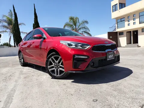 Kia Forte Sedan EX Aut usado (2019) color Rojo precio $319,800