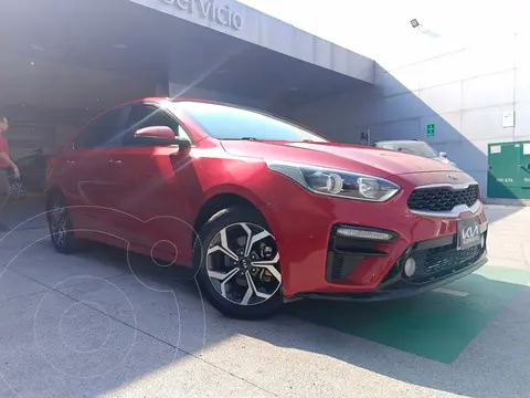 Kia Forte Sedan LX Aut usado (2021) color Rojo precio $270,000