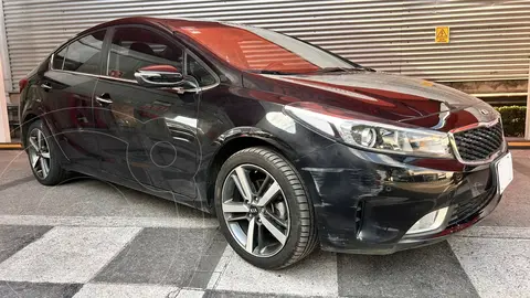 Kia Forte Sedan SX Aut usado (2018) color Negro precio $210,000
