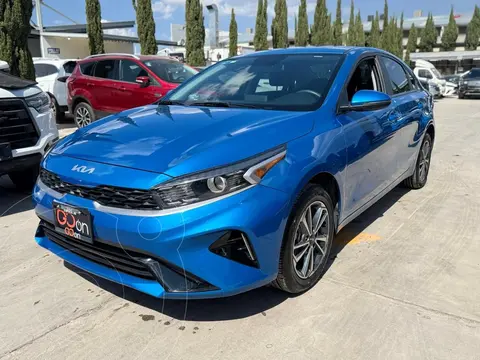 Kia Forte Sedan 2.0L LX usado (2023) color Azul financiado en mensualidades(enganche $92,378 mensualidades desde $7,064)