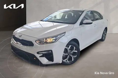 Kia Forte Sedan EX Aut usado (2021) color Blanco financiado en mensualidades(enganche $76,300 mensualidades desde $6,550)