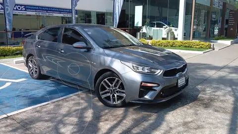 Kia Forte Sedan EX Aut usado (2019) color Gris precio $234,000