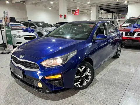 Kia Forte Sedan LX usado (2020) color Azul precio $240,000