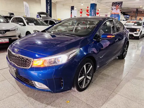 Kia Forte Sedan SX Aut usado (2018) color Azul financiado en mensualidades(enganche $66,735 mensualidades desde $5,105)