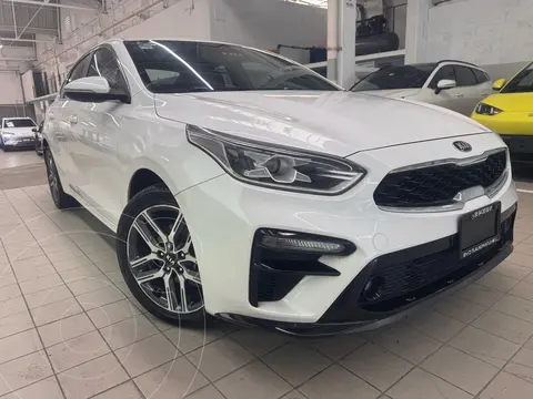 Kia Forte Sedan EX Aut usado (2019) color Blanco precio $259,900
