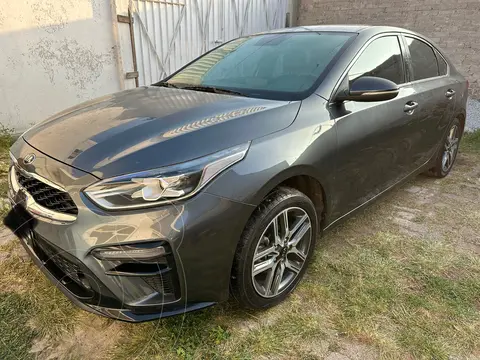 Kia Forte Sedan 2.0L EX Aut usado (2019) color Gris precio $210,000