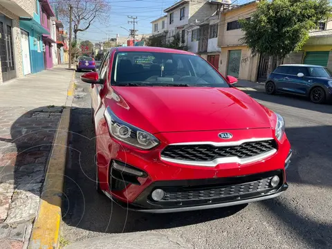 Kia Forte Sedan LX usado (2021) color Rojo precio $267,500