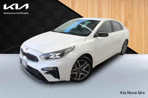Kia Forte Sedan GT Line usado (2021) color Blanco precio $375,000