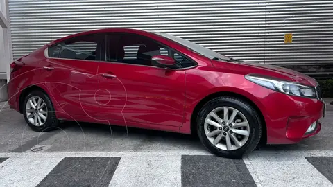 Kia Forte Sedan EX usado (2018) color Rojo precio $220,000