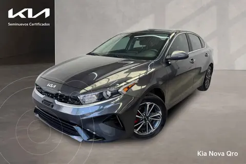 Kia Forte Sedan 2.0L EX Aut usado (2024) color Gris precio $399,000