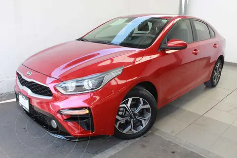 foto Kia Forte Sedán LX Aut usado (2020) color Rojo precio $275,600