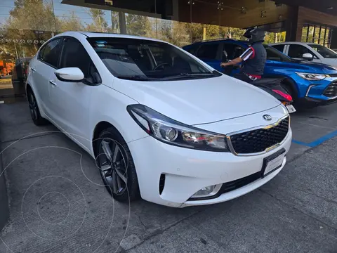 Kia Forte Sedan SX Aut usado (2017) color Blanco precio $227,000