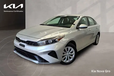 Kia Forte Sedan 2.0L LX usado (2022) color Plata financiado en mensualidades(enganche $70,850 mensualidades desde $6,082)