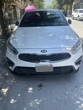 Kia Forte Sedan GT Line Aut usado (2021) color Blanco Perla precio $315,000