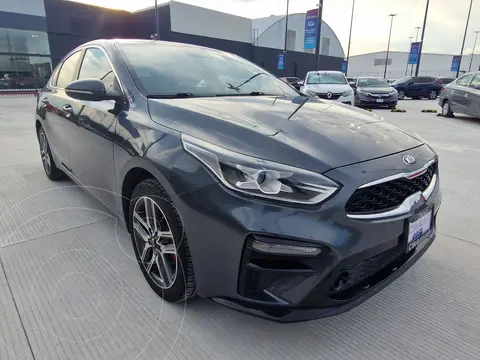 foto Kia Forte Sedán L Aut usado (2019) color SATURN BLACK precio $245,000