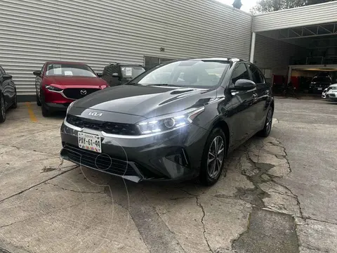 Kia Forte Sedan 2.0L EX Aut usado (2022) color Gris precio $349,000
