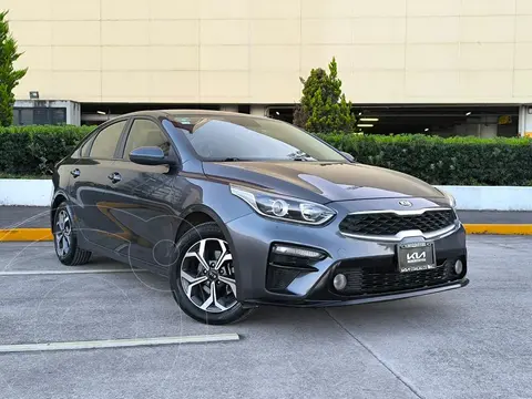 Kia Forte Sedan LX usado (2020) color Gris precio $279,800