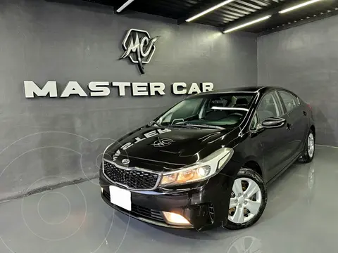 Kia Forte Sedan LX usado (2018) color Negro precio $185,000