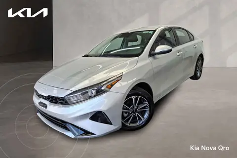 Kia Forte Sedan 2.0L LX Aut usado (2022) color Plata precio $287,000