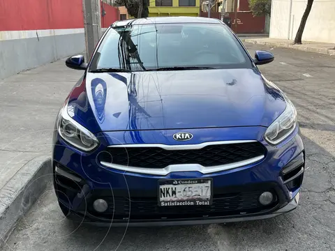 Kia Forte Sedan EX usado (2020) color Azul precio $280,000
