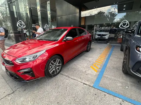 Kia Forte Sedan GT usado (2020) color Rojo Fugaz precio $297,000