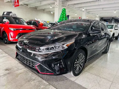 Kia Forte Sedan 2.0L GT Line Aut usado (2024) color Negro precio $399,900