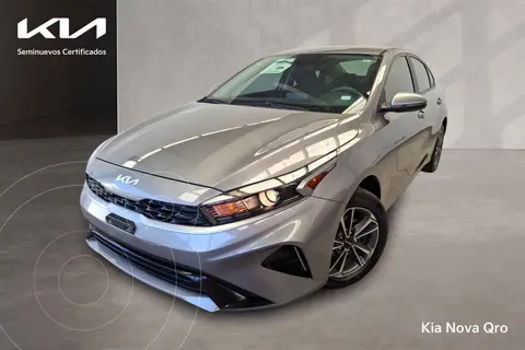 Kia Forte Sedan 2.0L LX Aut usado (2024) color Gris precio $340,000