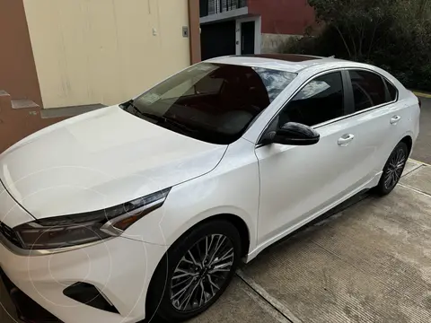 Kia Forte Sedan 2.0L GT Line Aut usado (2023) color Blanco precio $440,000