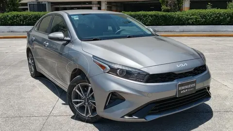 Kia Forte Sedan 2.0L LX usado (2022) color Gris financiado en mensualidades(enganche $68,354 mensualidades desde $7,865)