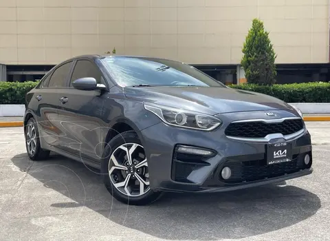 Kia Forte Sedan LX usado (2020) color Gris precio $299,800