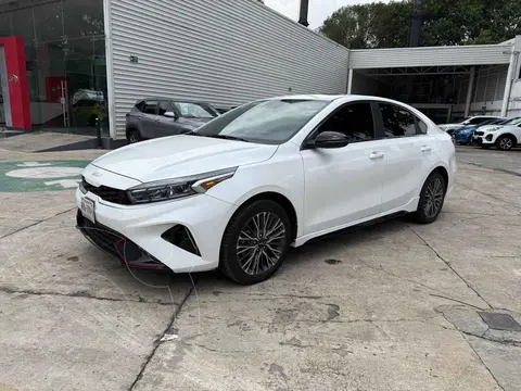 Kia Forte Sedan 2.0L GT Line Aut usado (2023) color Blanco precio $399,000