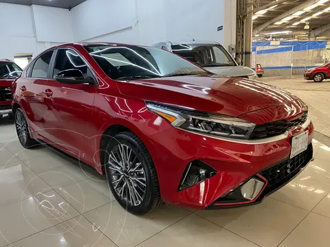 Kia Forte Sedan 2.0L GT Line Aut usado (2022) color Rojo financiado en mensualidades(enganche $108,728 mensualidades desde $9,334)