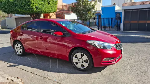 Kia Forte Sedan LX usado (2016) color Rojo precio $174,900