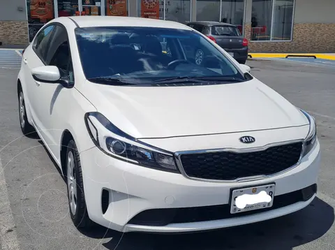 Kia Forte Sedan 2.0L LX usado (2018) color Blanco precio $193,000