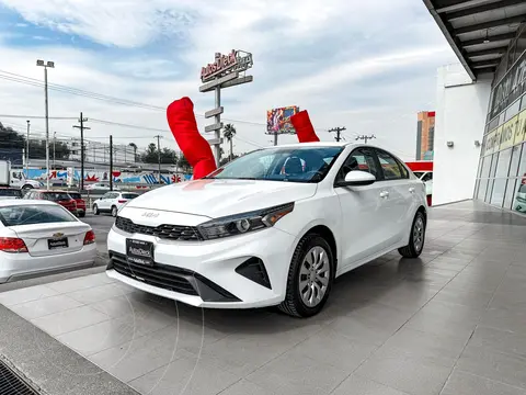 Kia Forte Sedan 2.0L GT Line Aut usado (2022) color Blanco precio $309,000