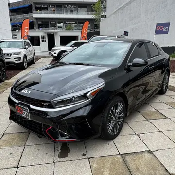 Kia Forte Sedan 1.6L GT Aut usado (2023) color Negro financiado en mensualidades(enganche $107,638 mensualidades desde $8,231)