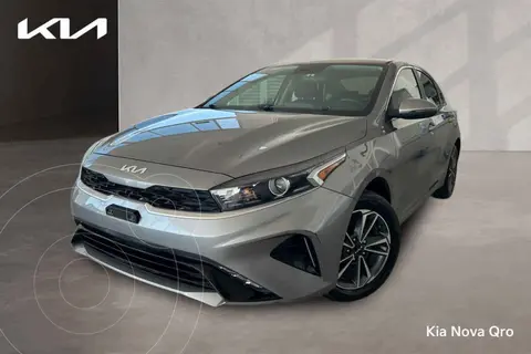 Kia Forte Sedan 2.0L EX Aut usado (2023) color Plata financiado en mensualidades(enganche $91,288 mensualidades desde $7,836)