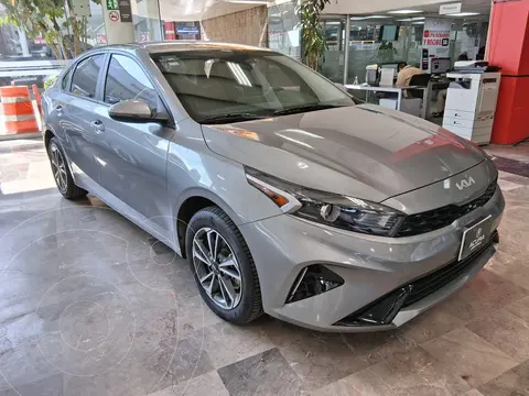 Kia Forte Sedan 2.0L LX usado (2023) color Gris precio $329,000
