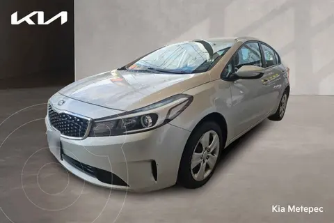 Kia Forte Sedan L usado (2018) color Plata precio $199,000