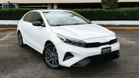Kia Forte Sedan 1.6L GT Aut usado (2023) color Blanco precio $399,800
