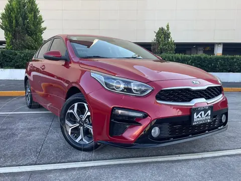 Kia Forte Sedan LX Aut usado (2021) color Rojo precio $289,800