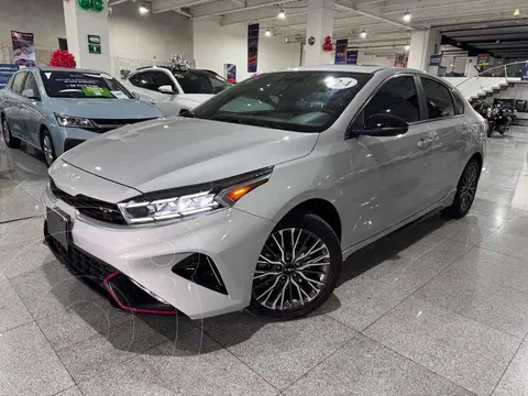 Kia Forte Sedan 2.0L GT Line Aut usado (2024) color Plata financiado en mensualidades(enganche $118,510 mensualidades desde $9,066)