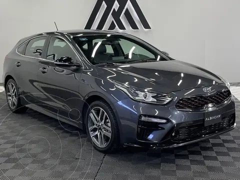 Kia Forte Sedan GT Line Aut usado (2020) color plateado precio $287,999