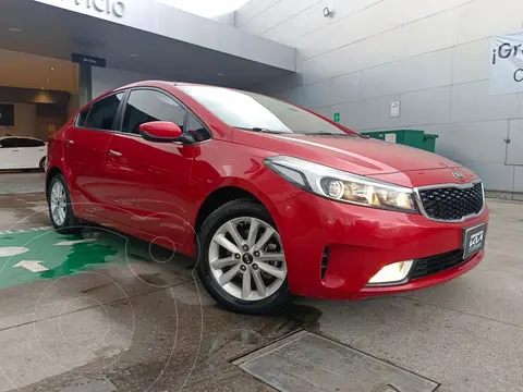Kia Forte Sedan LX usado (2018) color Rojo precio $205,000